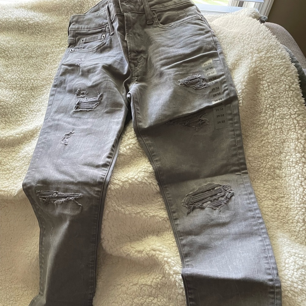 Brand new Men’s American Eagle Airflex Jeans, 29x32, very stylish, Gray